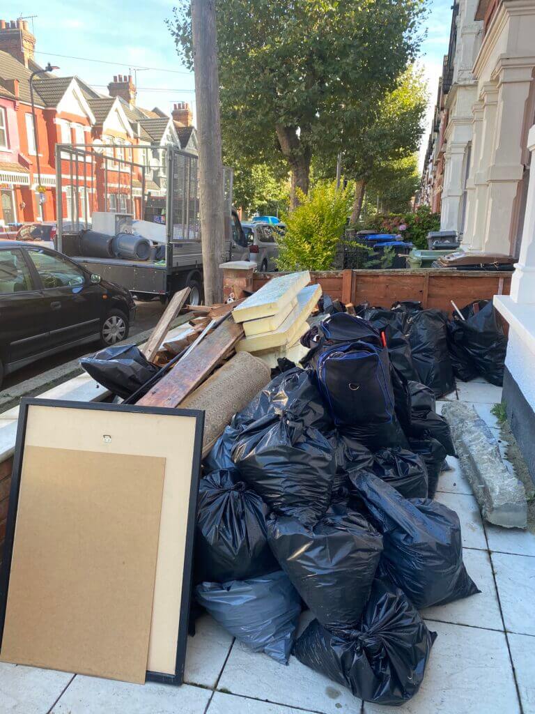 Rubbish clearance company in Temple
